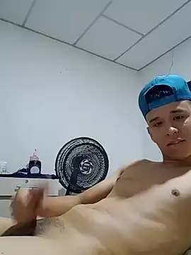 Snapshot of arevalo1124 chatting on February 3, 2025, 11:47 pm arevalo1124 online show from February 3, 2025, 11:47 pm