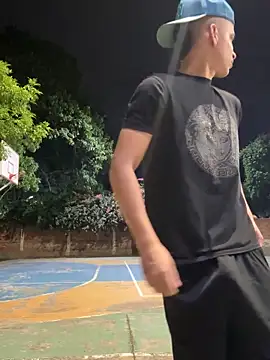 Snapshot of arevalo1124 chatting on November 10, 2025, 5:01 am arevalo1124 online show from November 10, 2025, 5:01 am