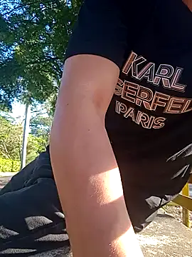 Snapshot of arevalo1124 chatting on September 13, 2025, 9:37 pm arevalo1124 online show from September 13, 2025, 9:37 pm