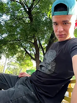 Snapshot of arevalo1124 chatting on October 8, 2025, 9:37 pm arevalo1124 online show from October 8, 2025, 9:37 pm