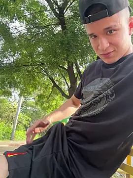 Snapshot of arevalo1124 chatting on November 13, 2025, 9:08 pm arevalo1124 online show from November 13, 2025, 9:08 pm