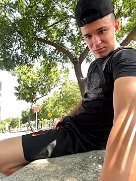 Snapshot of arevalo1124 chatting on November 15, 2025, 2:32 pm arevalo1124 online show from November 15, 2025, 2:32 pm