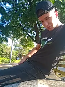 Snapshot of arevalo1124 chatting on September 21, 2025, 9:42 pm arevalo1124 online show from September 21, 2025, 9:42 pm