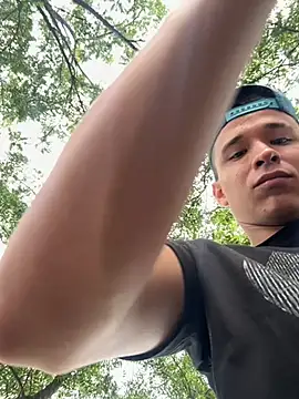 Snapshot of arevalo1124 chatting on November 18, 2025, 9:29 pm arevalo1124 online show from November 18, 2025, 9:29 pm