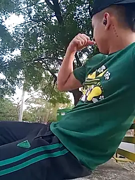 Snapshot of arevalo1124 chatting on September 25, 2025, 9:43 pm arevalo1124 online show from September 25, 2025, 9:43 pm