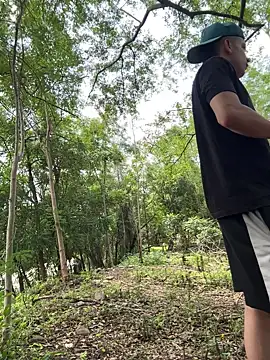 Snapshot of arevalo1124 chatting on December 5, 2025, 3:54 pm arevalo1124 online show from December 5, 2025, 3:54 pm