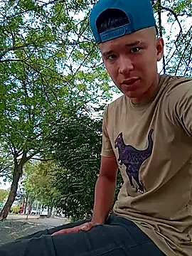 Snapshot of arevalo1124 chatting on March 13, 2025, 3:17 pm arevalo1124 online show from March 13, 2025, 3:17 pm