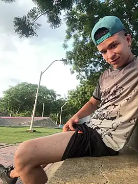 Snapshot of arevalo1124 chatting on December 16, 2025, 9:19 pm arevalo1124 online show from December 16, 2025, 9:19 pm