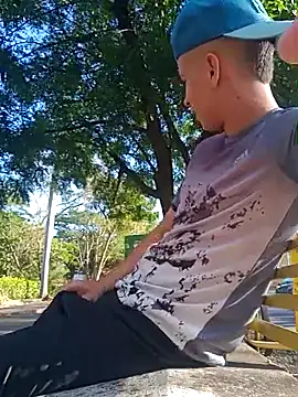 Snapshot of arevalo1124 chatting on September 15, 2025, 9:37 pm arevalo1124 online show from September 15, 2025, 9:37 pm