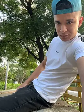 Snapshot of arevalo1124 chatting on November 5, 2025, 9:29 pm arevalo1124 online show from November 5, 2025, 9:29 pm