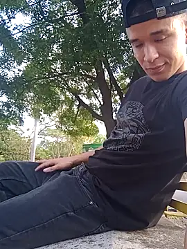 Snapshot of arevalo1124 chatting on September 30, 2025, 9:54 pm arevalo1124 online show from September 30, 2025, 9:54 pm