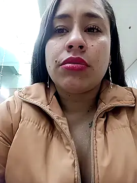 kamila lovee online show from November 24, 2025, 7:47 pm