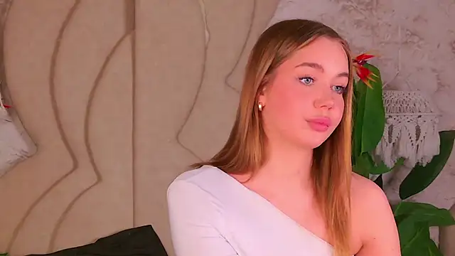 Snapshot of EvansLover chatting on November 12, 2025, 8:56 pm EvansLover online show from November 12, 2025, 8:56 pm