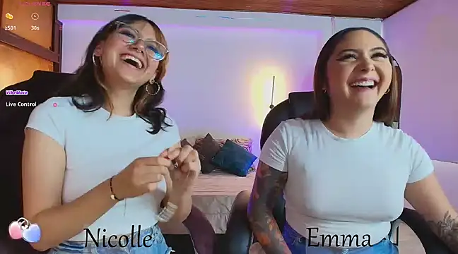 Snapshot of _Emma11 chatting on March 12, 2025, 7:36 pm Emma11 online show from March 12, 2025, 7:36 pm