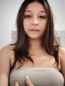 Snapshot of Maiden-Hot chatting on July 5, 2026, 9:54 pm Maiden-Hot online show from July 5, 2026, 9:54 pm