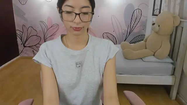 mia vanucci1 online show from February 2, 2025, 2:59 am