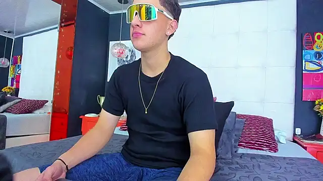 Thomas May4rs online show from March 13, 2025, 4:38 am