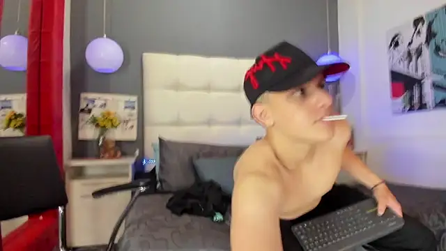 Thomas May4rs online show from February 27, 2025, 4:02 am