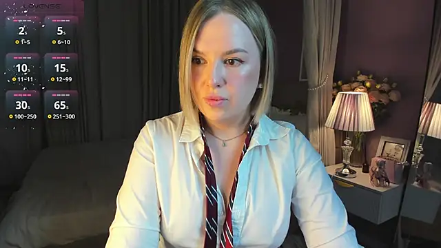 Snapshot of Nikki_Kai chatting on November 18, 2025, 12:59 am Nikki Kai online show from November 18, 2025, 12:59 am