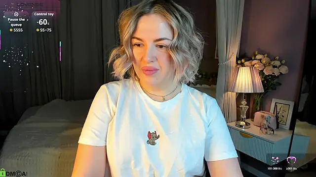 Snapshot of Nikki_Kai chatting on November 3, 2025, 11:41 pm Nikki Kai online show from November 3, 2025, 11:41 pm