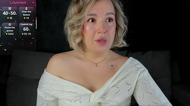 Snapshot of Nikki_Kai chatting on October 23, 2025, 12:53 am Nikki Kai online show from October 23, 2025, 12:53 am