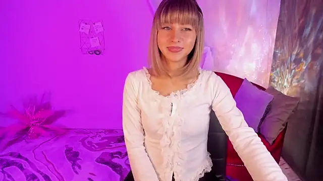 Snapshot of CharmBianca chatting on November 29, 2025, 12:16 pm CharmBianca online show from November 29, 2025, 12:16 pm