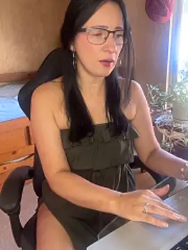 Snapshot of ValeriaVixen chatting on February 16, 2026, 7:23 pm ValeriaVixen online show from February 16, 2026, 7:23 pm