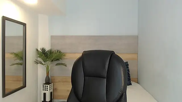 Snapshot of brendathompson_ chatting on September 16, 2025, 2:23 am brendathompson online show from September 16, 2025, 2:23 am