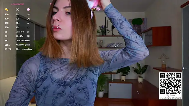 Snapshot of ErlinaBuoy chatting on November 14, 2025, 6:06 am ErlinaBuoy online show from November 14, 2025, 6:06 am