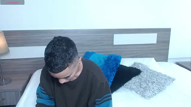 Snapshot of Liiamthompson chatting on November 8, 2025, 10:52 am Liiamthompson online show from November 8, 2025, 10:52 am