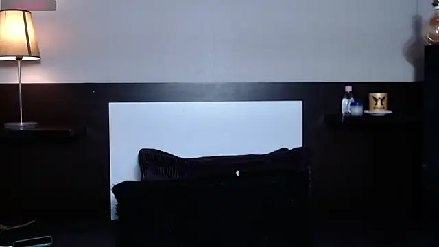 Liiamthompson online show from April 11, 2026, 9:18 pm