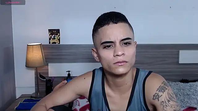 Snapshot of Liiamthompson chatting on November 23, 2025, 9:30 am Liiamthompson online show from November 23, 2025, 9:30 am