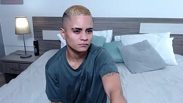 Liiamthompson online show from March 11, 2026, 9:25 am