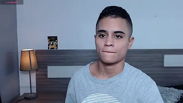 Snapshot of Liiamthompson chatting on November 28, 2025, 9:42 am Liiamthompson online show from November 28, 2025, 9:42 am