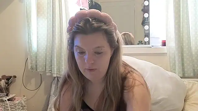 Demi WelshX online show from November 24, 2025, 10:04 am