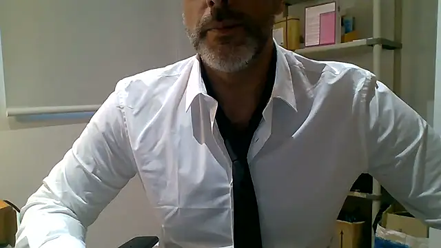 66MA69 online show from December 19, 2025, 4:42 pm