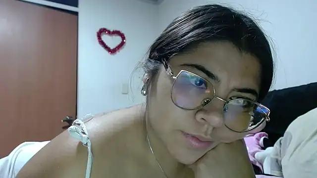 Snapshot of viccky_vick chatting on October 21, 2025, 11:48 pm viccky vick online show from October 21, 2025, 11:48 pm