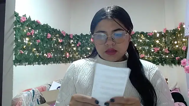 Snapshot of viccky_vick chatting on November 23, 2025, 1:37 am viccky vick online show from November 23, 2025, 1:37 am