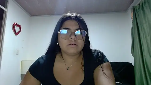 Snapshot of viccky_vick chatting on October 19, 2025, 3:20 am viccky vick online show from October 19, 2025, 3:20 am