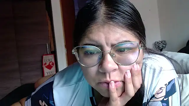 Snapshot of viccky_vick chatting on January 6, 2026, 4:33 pm viccky vick online show from January 6, 2026, 4:33 pm