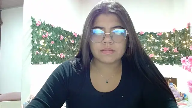 Snapshot of viccky_vick chatting on November 16, 2025, 11:30 pm viccky vick online show from November 16, 2025, 11:30 pm