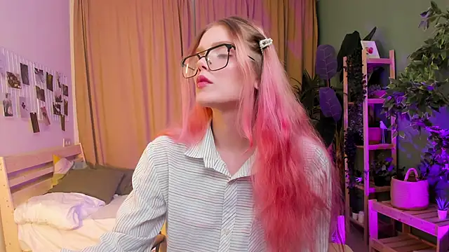 Gretchen Mol online show from January 10, 2026, 7:36 am