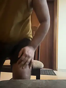 SoloChill online show from April 4, 2026, 1:23 am