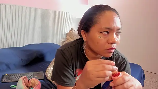 yeikafoxy online show from March 7, 2026, 11:16 am