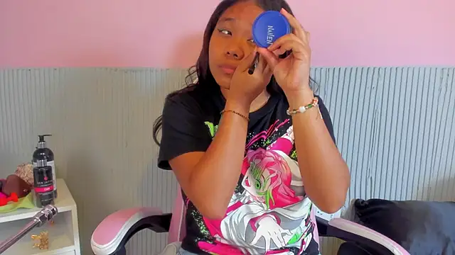 yeikafoxy online show from March 31, 2026, 11:34 am