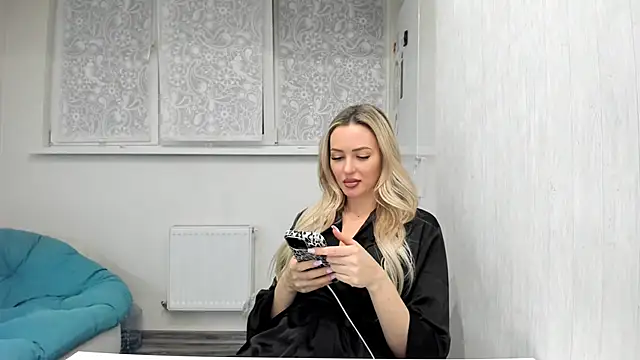 juciepussy  online show from September 8, 2025, 9:03 pm