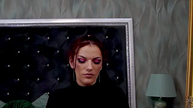 Snapshot of LissaAnn chatting on February 19, 2025, 6:10 pm LissaAnn online show from February 19, 2025, 6:10 pm