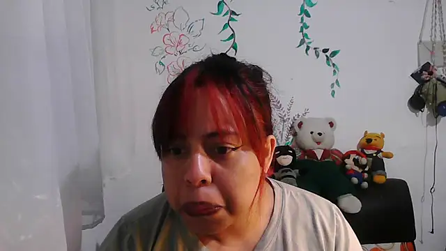 Snapshot of alexandraluv chatting on November 6, 2025, 12:03 am alexandraluv online show from November 6, 2025, 12:03 am