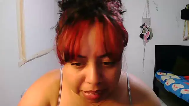 Snapshot of alexandraluv chatting on November 25, 2025, 12:00 am alexandraluv online show from November 25, 2025, 12:00 am