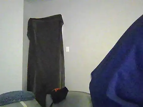 Snapshot of cruz815 chatting on November 18, 2025, 10:24 pm cruz815 online show from November 18, 2025, 10:24 pm